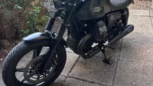 Moto Guzzi V7 850 Stone Special Abs (2021)  (4)