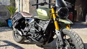 Moto Morini SEIEMMEZZO SCR (2022 - 26)  (3)