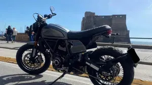 Ducati Scrambler 800 Night Shift (2021 - 22)  (4)