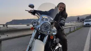 Harley-Davidson 1690 Deluxe ABS (2011 - 16) - FLSTN 
