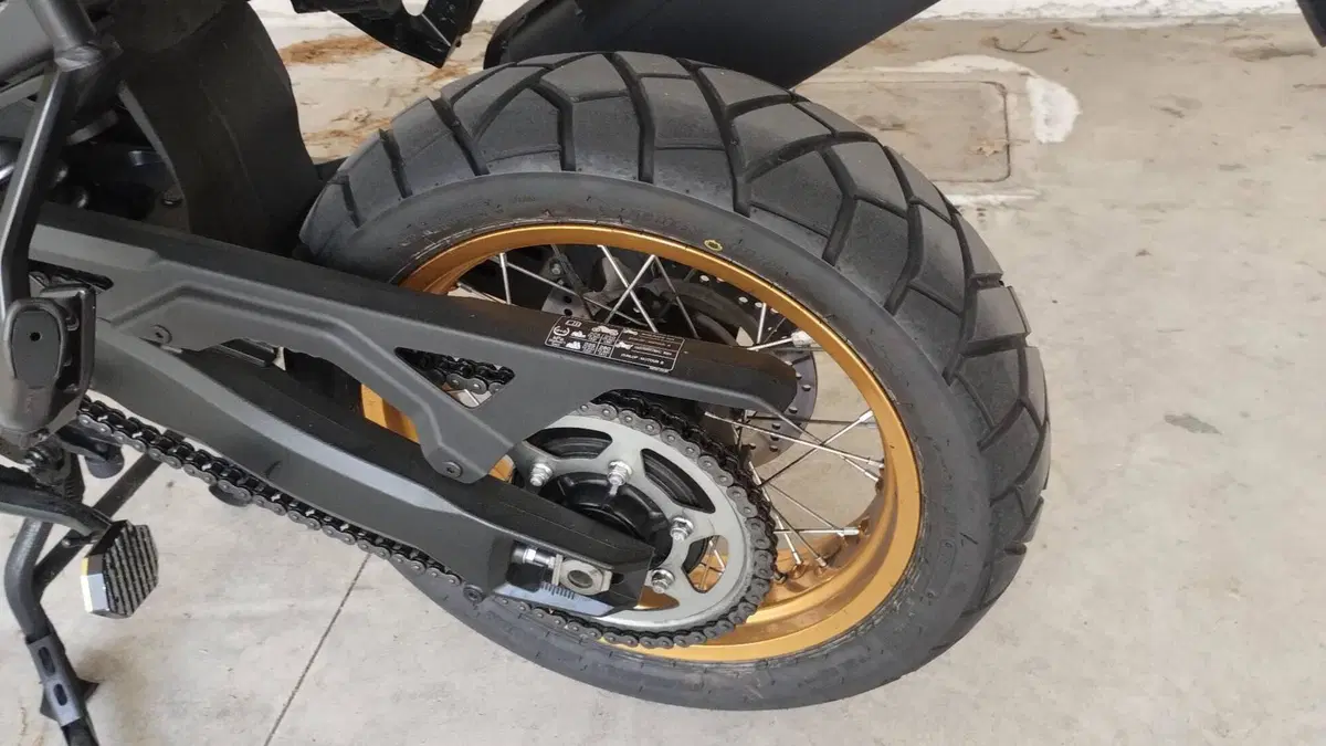 Suzuki V-Strom 800DE (2023 - 24)  (2)