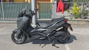 Yamaha X-Max 125 (2025 - 26)  (4)