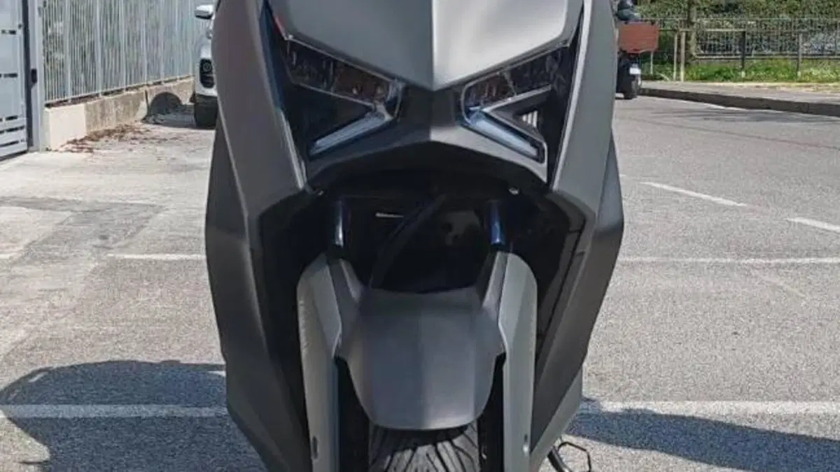 Yamaha X-Max 125 (2025 - 26)  (5)