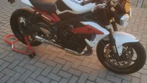 Triumph Street Triple R ABS (2013 - 17)  (3)