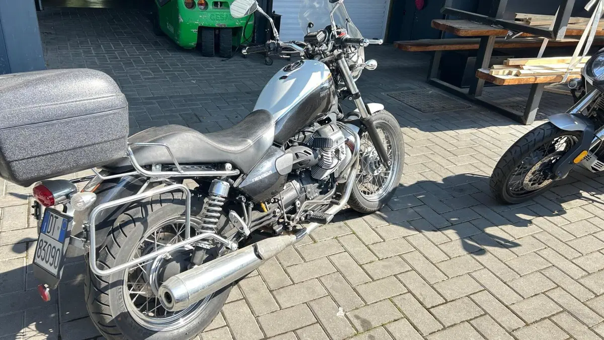 Moto Guzzi Nevada 750 Anniversario (2012 - 13)  (3)