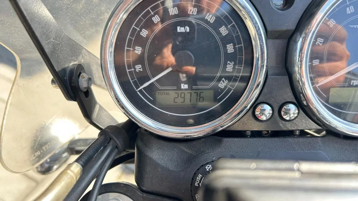 Moto Guzzi Nevada 750 Anniversario (2012 - 13)  (4)