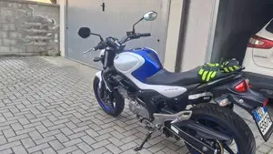 Suzuki Gladius 650 SFV (2009 - 15)  (2)