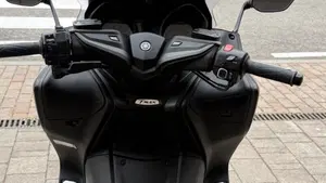 Yamaha T-Max 560 20° anniversario (2021)  (4)