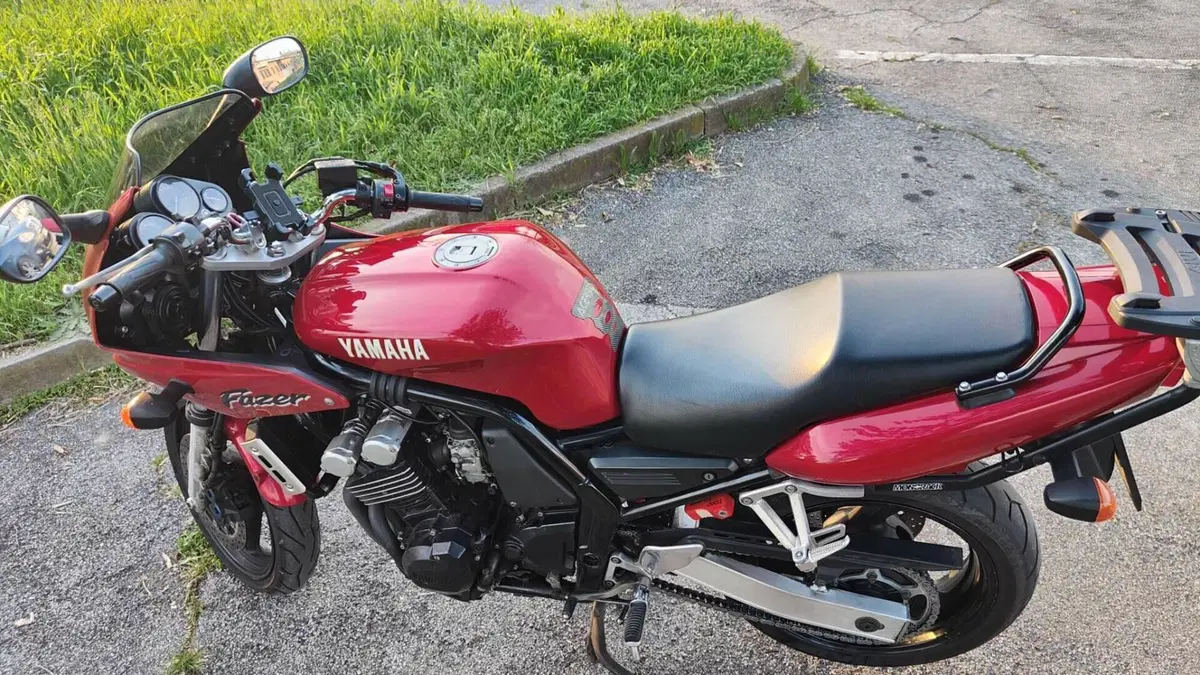 Yamaha   (12)