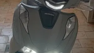 Honda SH 125i (2024 - 25)  (3)