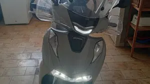 Honda SH 125i (2024 - 25)  (4)