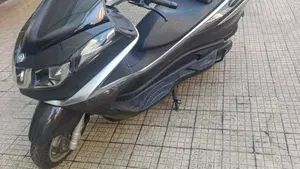 Piaggio X10 350 ie (2011 - 17)  (2)