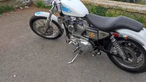 Harley-Davidson 883 Hugger (1992 - 93) - XLH  (2)