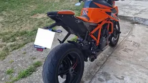 KTM 1290 Super Duke R (2021)  (3)