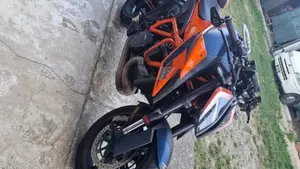 KTM 1290 Super Duke R (2021)  (4)