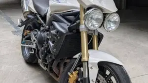 Triumph Street Triple (2007 - 12) 