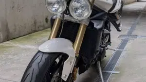 Triumph Street Triple (2007 - 12)  (3)