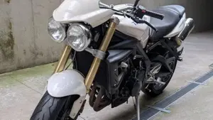 Triumph Street Triple (2007 - 12)  (7)