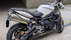 Triumph Street Triple (2007 - 12)  (9)