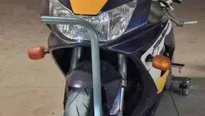 Honda CBR 900 RR Fireblade (2000 - 01)  (7)