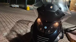 Piaggio MP3 LT 400 (2009 - 11)  (6)
