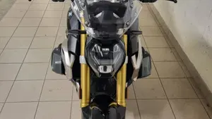 Bmw R 1250 R (2021 - 25)  (2)
