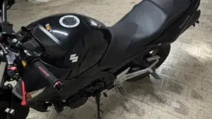 Suzuki GSR 600 (2006 - 11)  (3)