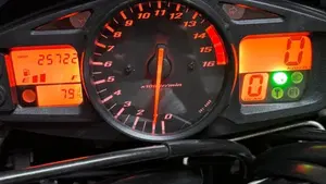 Suzuki GSR 600 (2006 - 11)  (4)