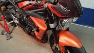 Triumph Street Triple R (2009 - 12)  (3)