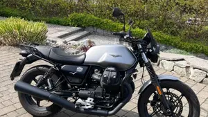 Moto Guzzi V7 Stone (2021 - 24)  (5)