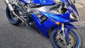 Yamaha YZF R1 (2002 - 03)  (3)