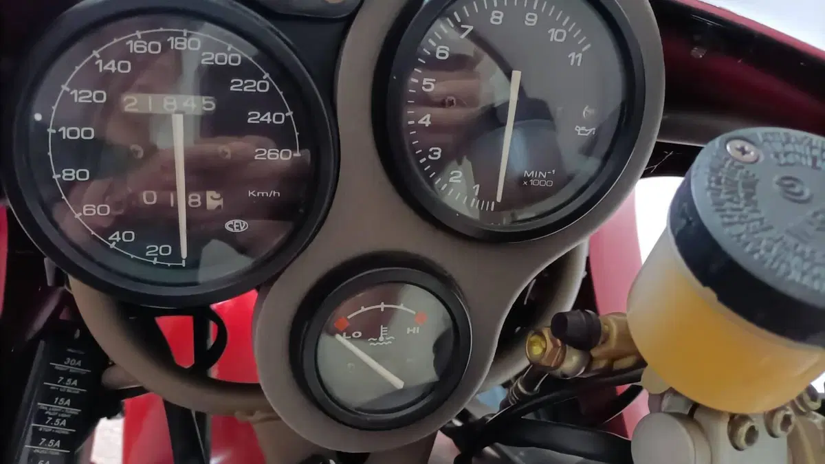 Ducati SuperSport 900 (1998 - 00)  (3)
