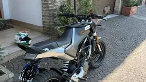 Husqvarna Svartpilen 125 (2021 - 23)  (4)
