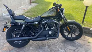 Harley-Davidson 883 Iron (2017 - 20) - XL 883N  (10)