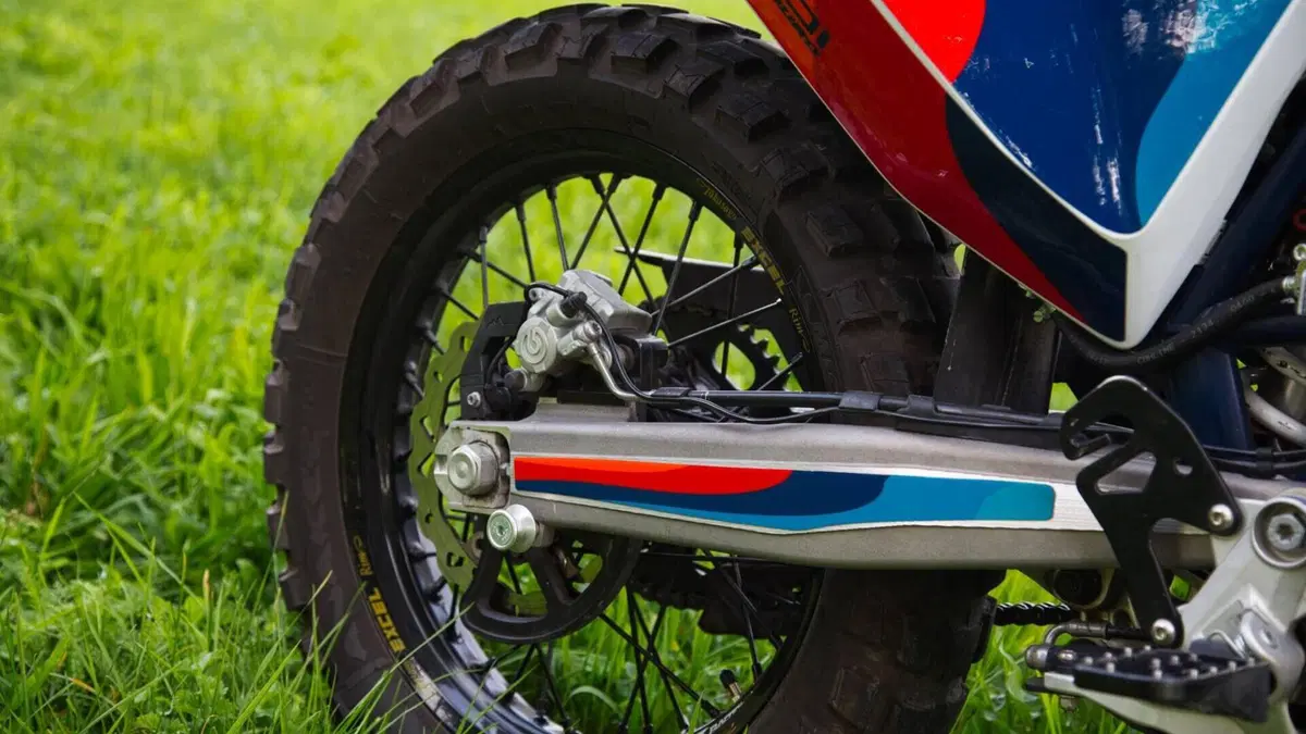 Husqvarna 701 Enduro (2020)  (5)