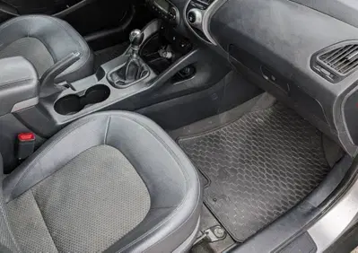 Hyundai ix35 2.0 16V 4WD Comfort (10)