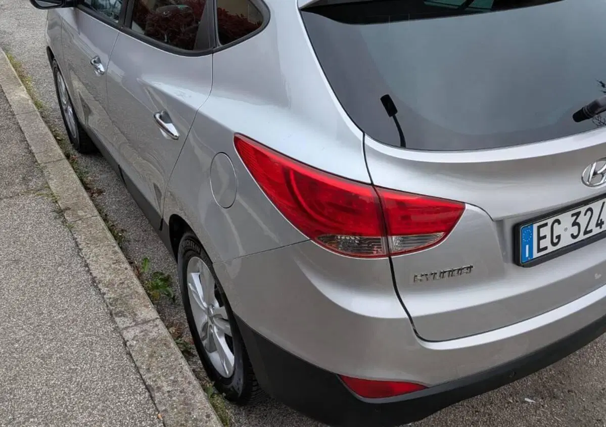 Hyundai ix35 2.0 16V 4WD Comfort (14)