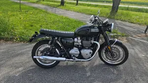 Triumph Bonneville T120 (2021 - 25)  (3)