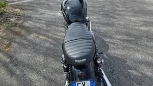 Triumph Bonneville T120 (2021 - 25)  (6)