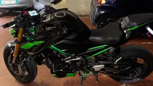 Kawasaki Z 900 SE Performance (2023 - 24)  (2)