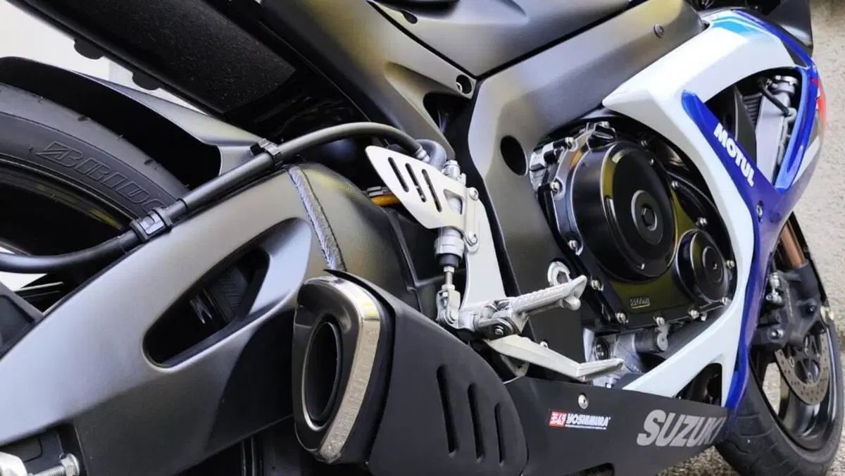 Suzuki GSX R 750 (2006 - 07)  (2)