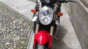 MV Agusta Brutale 750 S (2002 - 06)  (2)