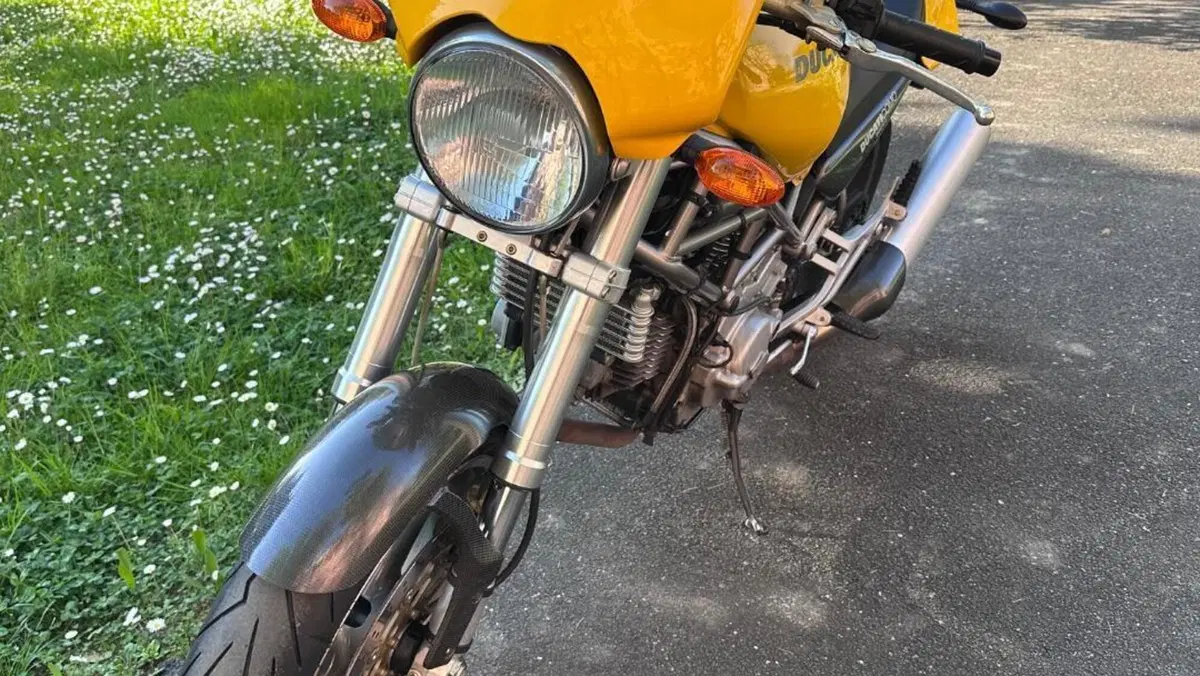 Ducati Monster 900 Special I.E. (1999 - 02)  (2)