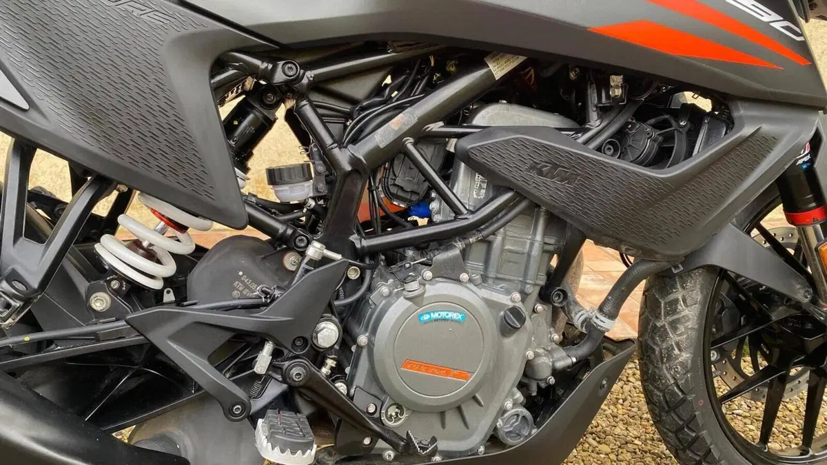 KTM 390 Adventure (2020)  (5)