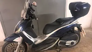 Piaggio Beverly 300 i.e. (2010 - 16)  (2)