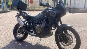 Honda Africa Twin CRF 1100L (2022 - 23)  (2)