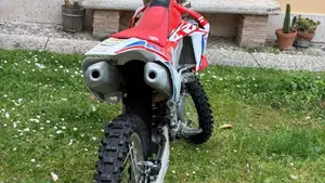 Honda CRF 250R (2017)  (3)
