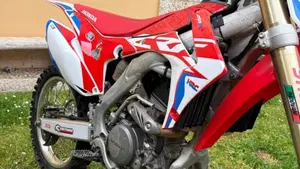 Honda CRF 250R (2017)  (6)