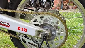 Honda CRF 250R (2017)  (8)