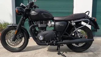 Triumph Bonneville T120 Black (2017 - 20) usata